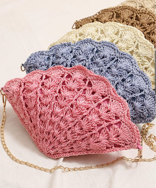 Chic Shell-Shaped Woven Handbag