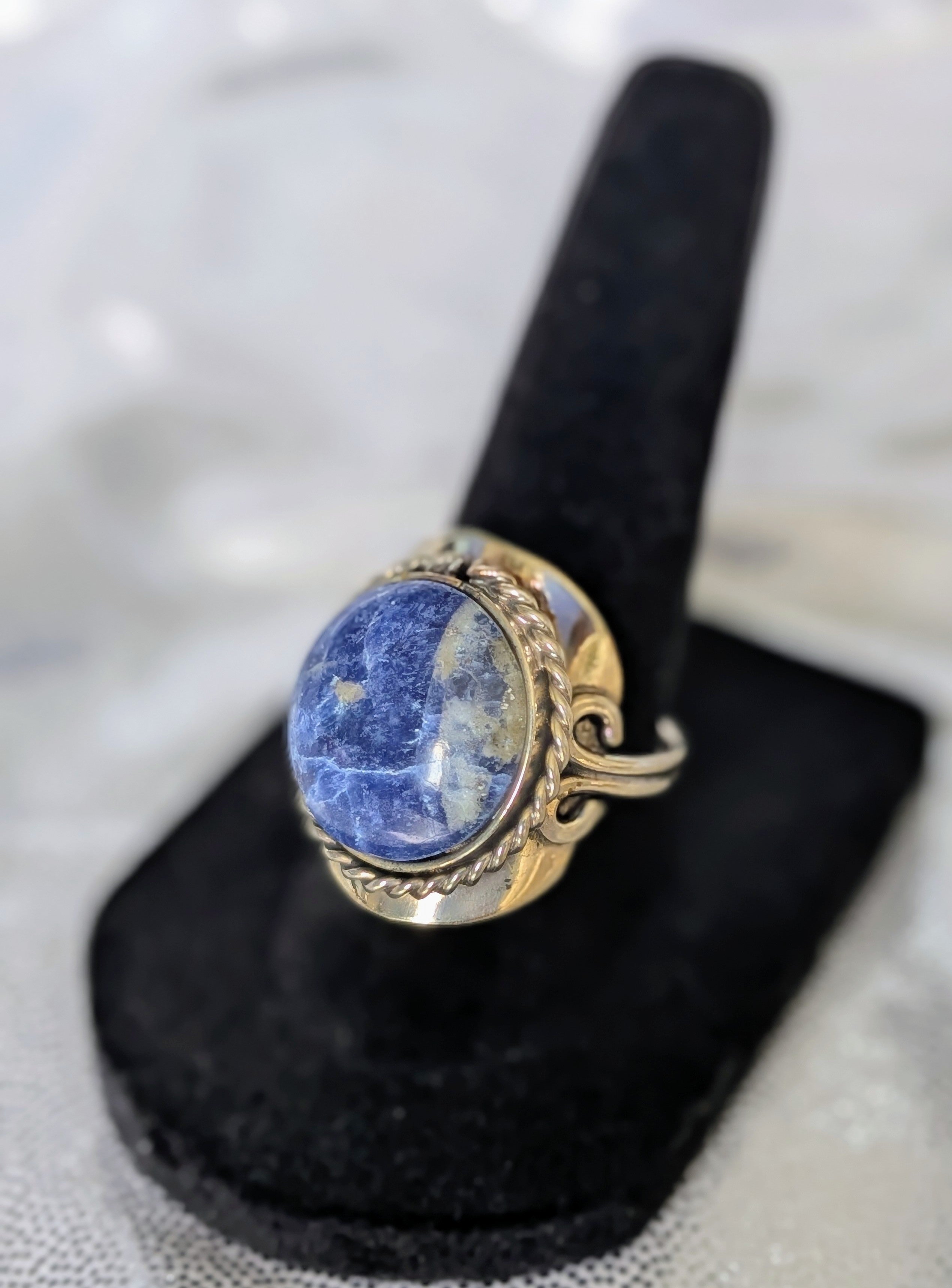 Round Stone Adjustable Metal Ring